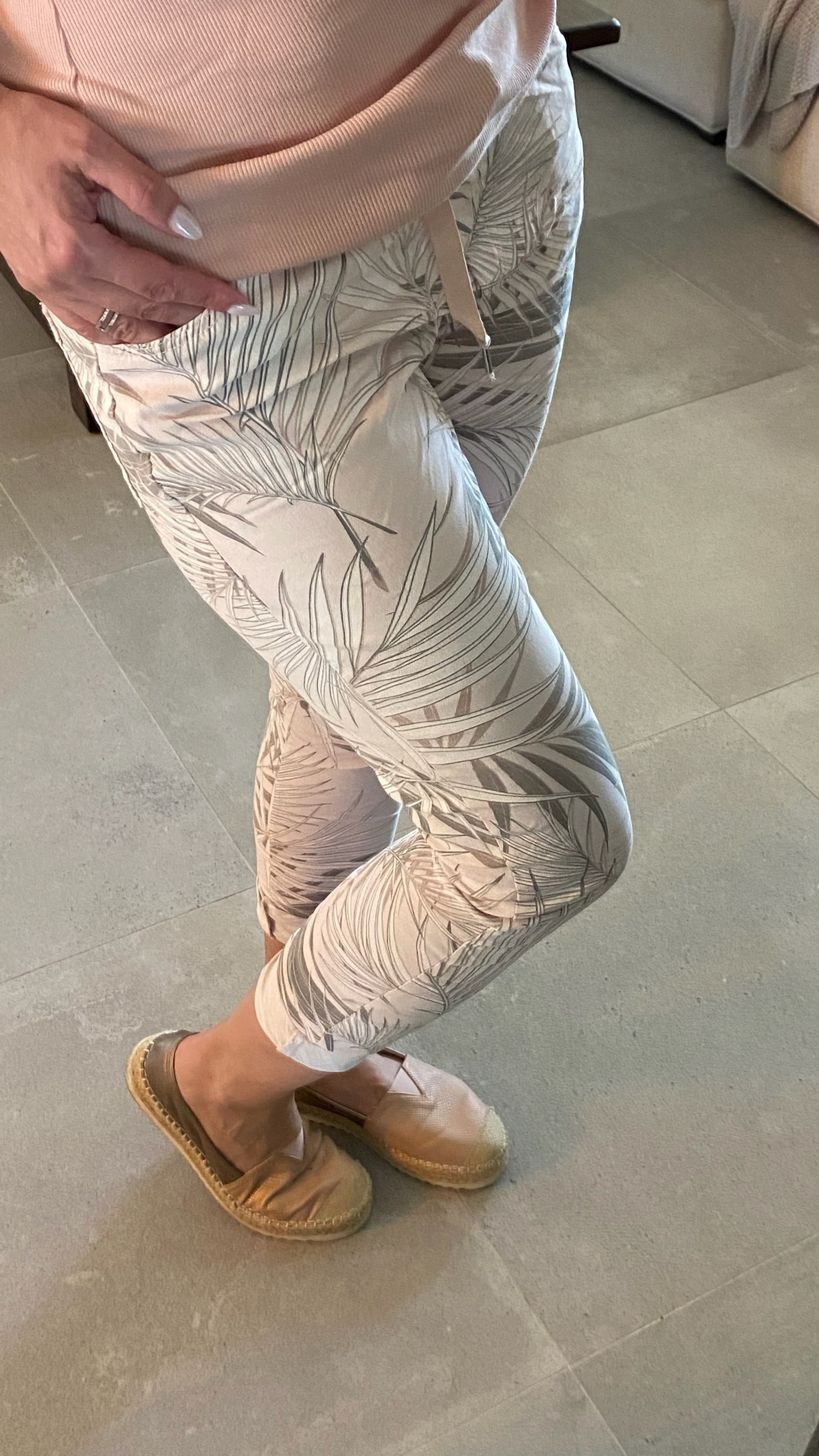 PALM LEAF PRINT CRINKLE JOGGER