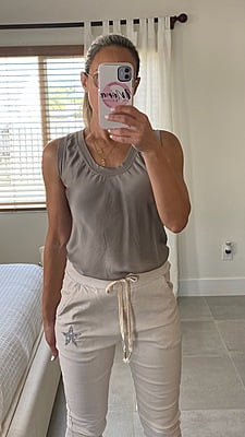 SILKY SLEEVELESS TOP