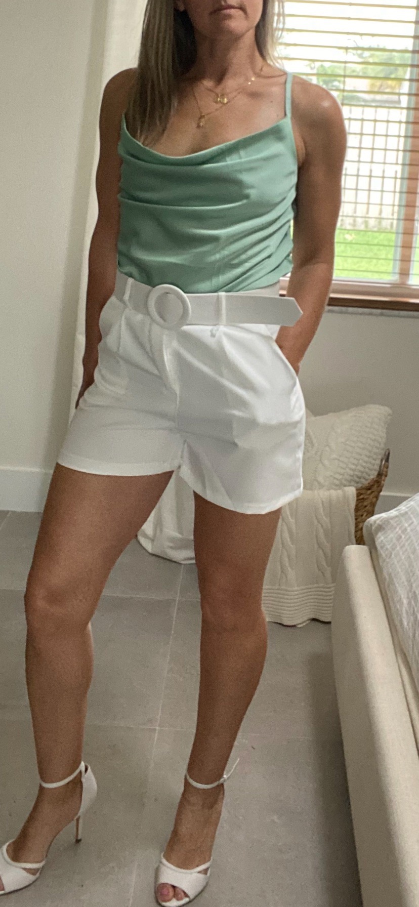 SHORTS WITH BELT