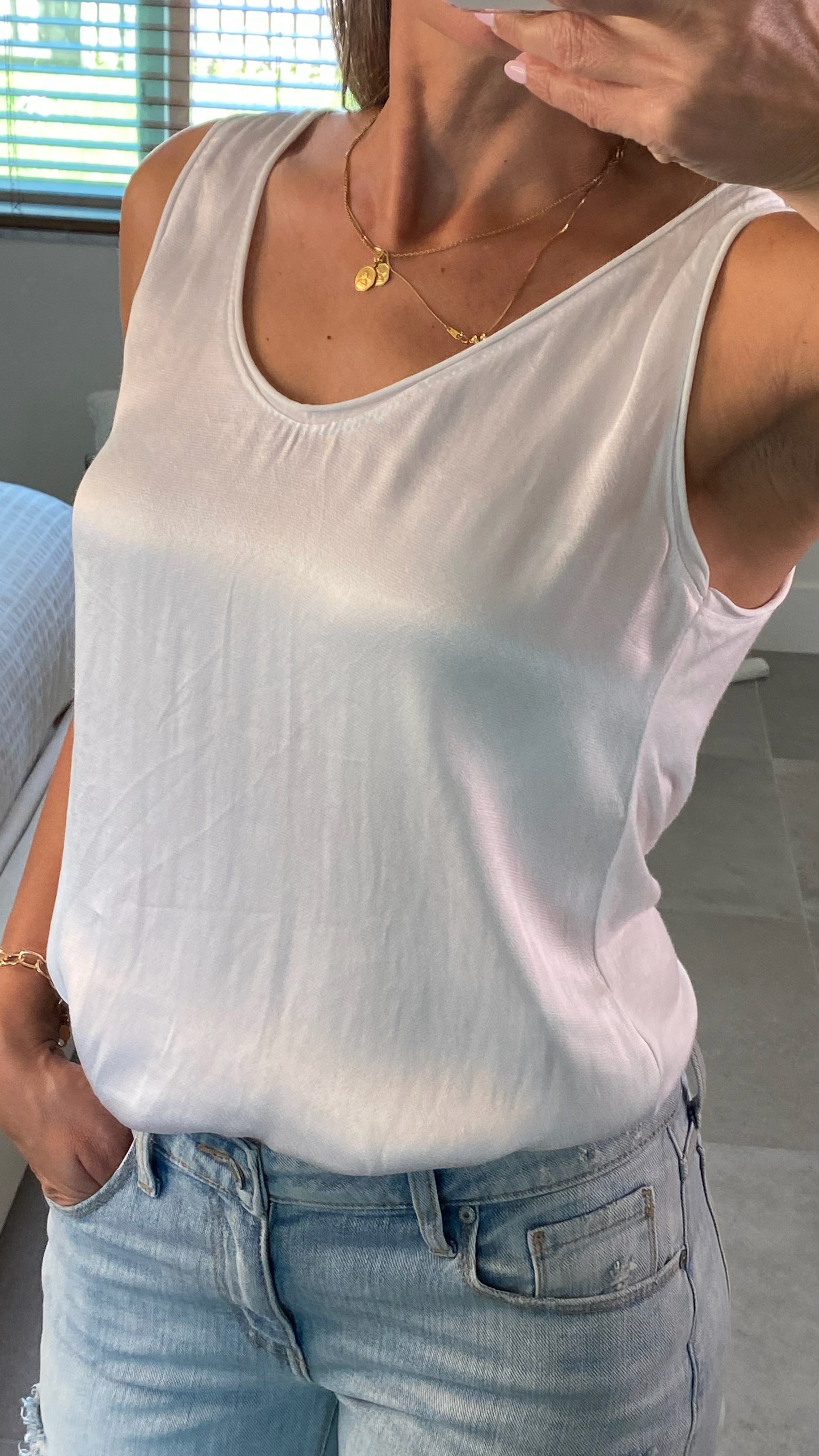 SILKY SOFT VISCOSE TANK TOP WITH CONTRAST BACK