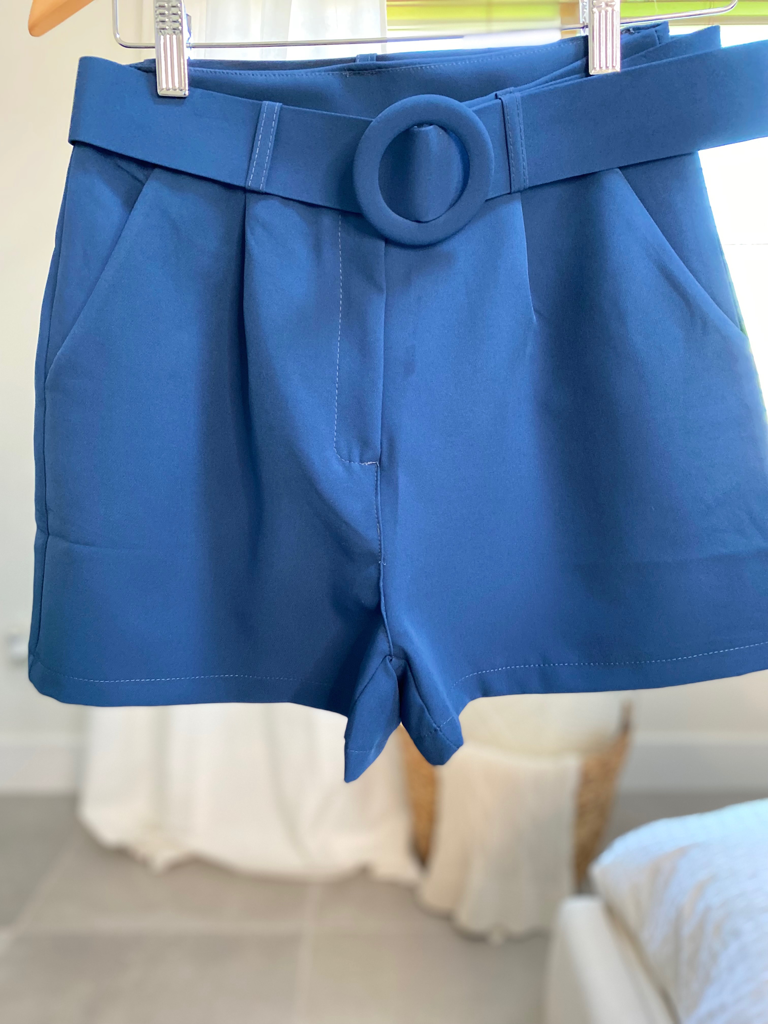 SHORTS WITH BELT