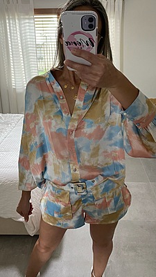 SATIN PRINTED SHIRTS AND SHORT SET. BELT INCLUDED